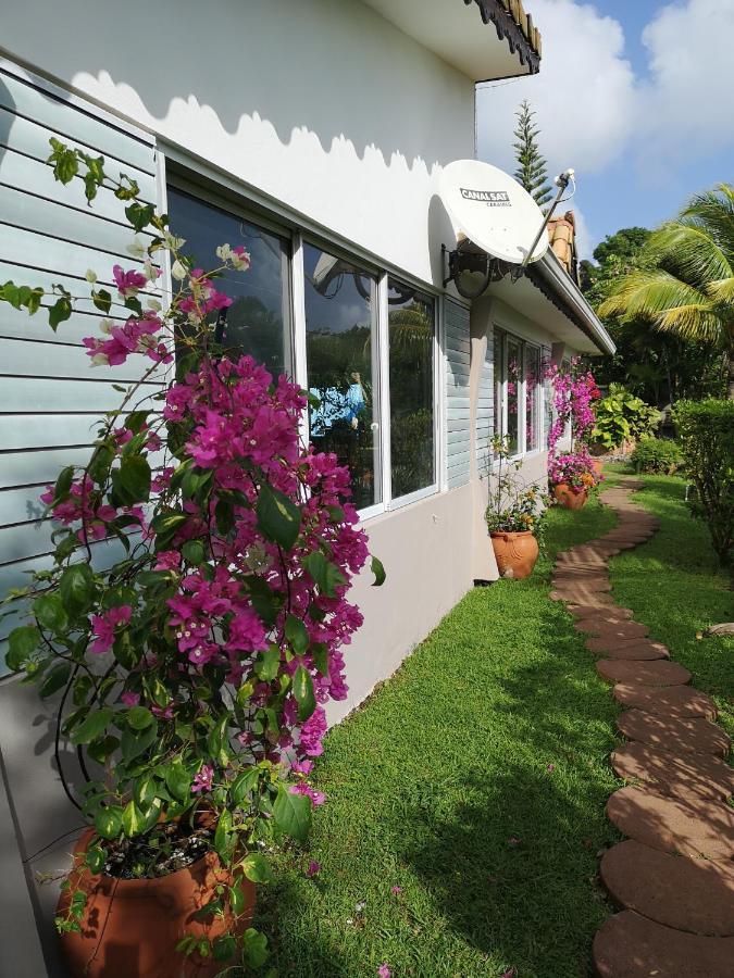 Bungalow Maelie La Trinité Exterior photo